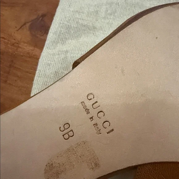 Gucci Two-Tone Brown and White Leather Slingback Heels - Picture 7 of 7